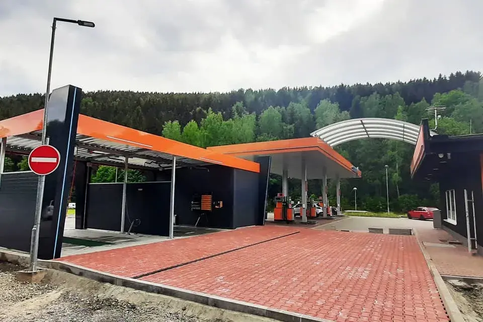 Autómosók benzinkutakhoz